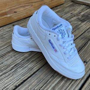 Reebok Classics size 6